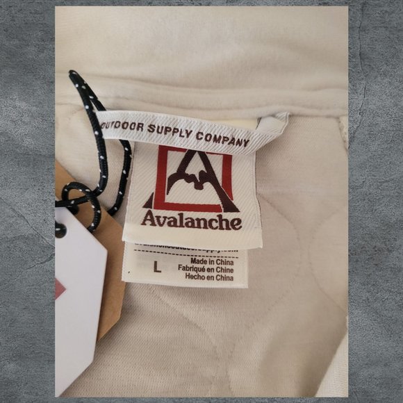 Avalanche Outdoor Supply Pullover - NWT Size L - Quilted 1/4 Zip - Picture 15 of 15